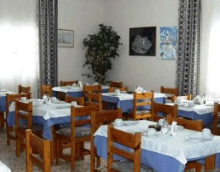 Ξενοδοχείο μπάμπης *